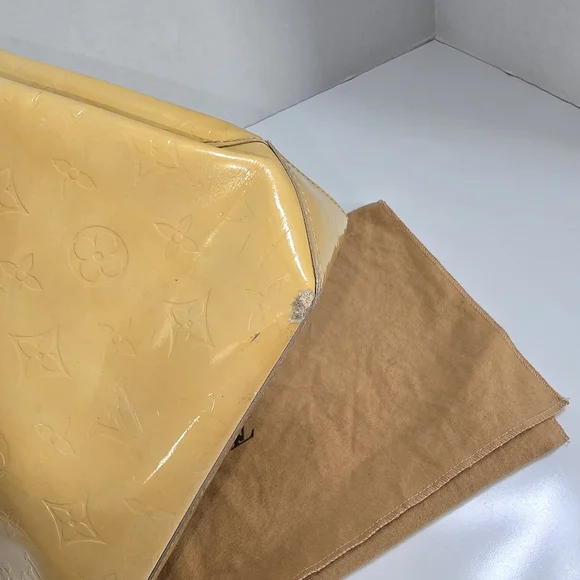 Louis Vuitton Monogram Vernis Handbag - Picture 5 of 16